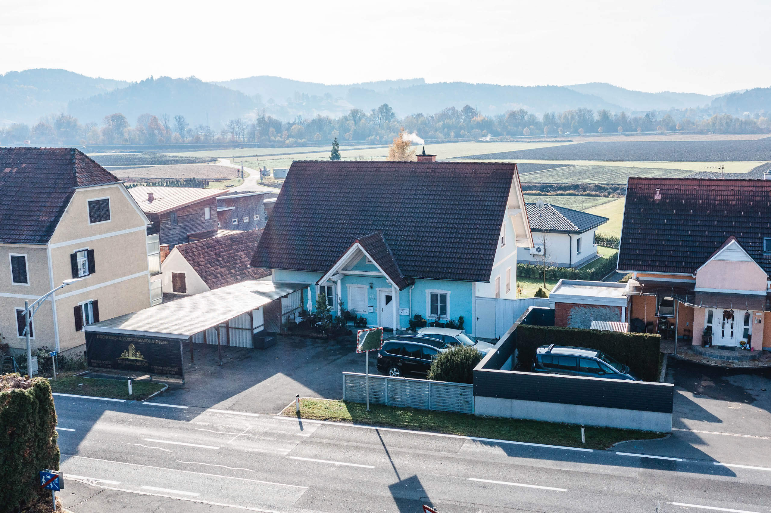 Immobilie mit Parkplätzen in Gniebing